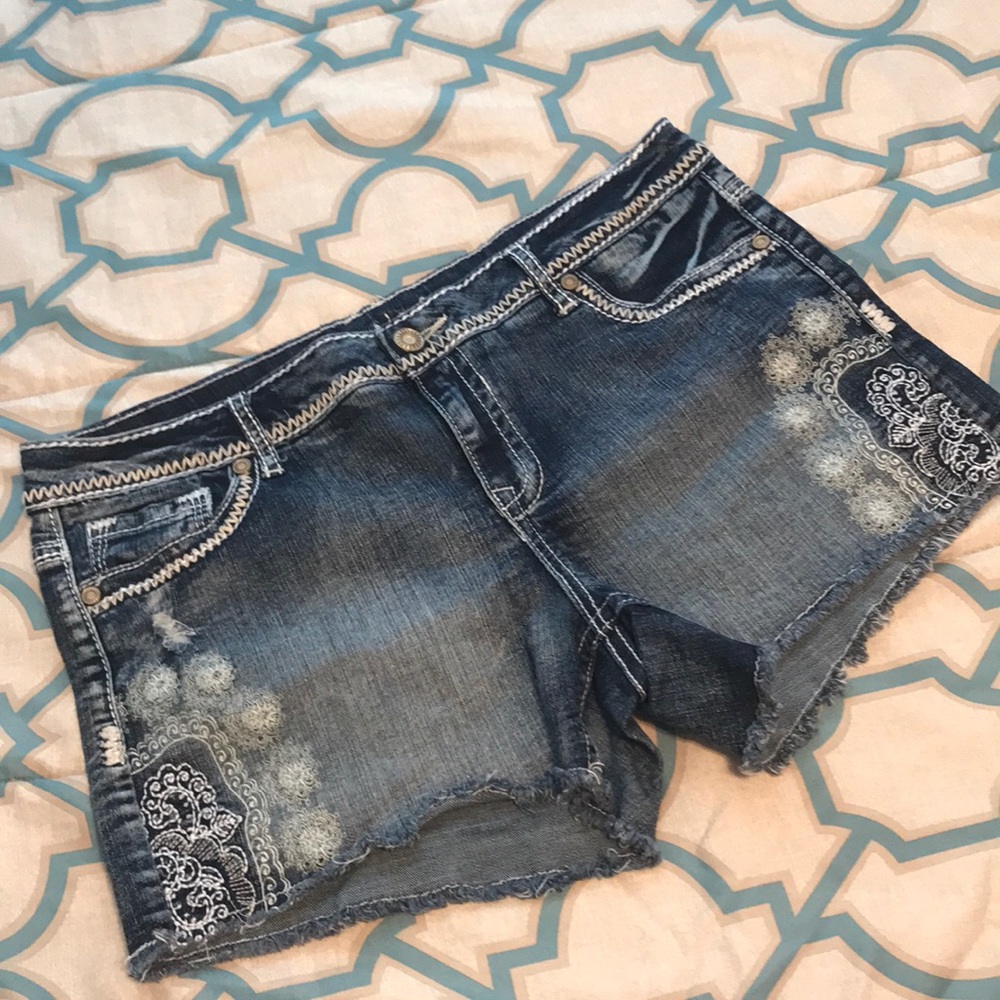 Maurice’s denim shorts